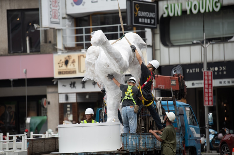 經典再續！嘉義市KANO王牌投手雕像完成翻銅修復 今日重返噴水圓環