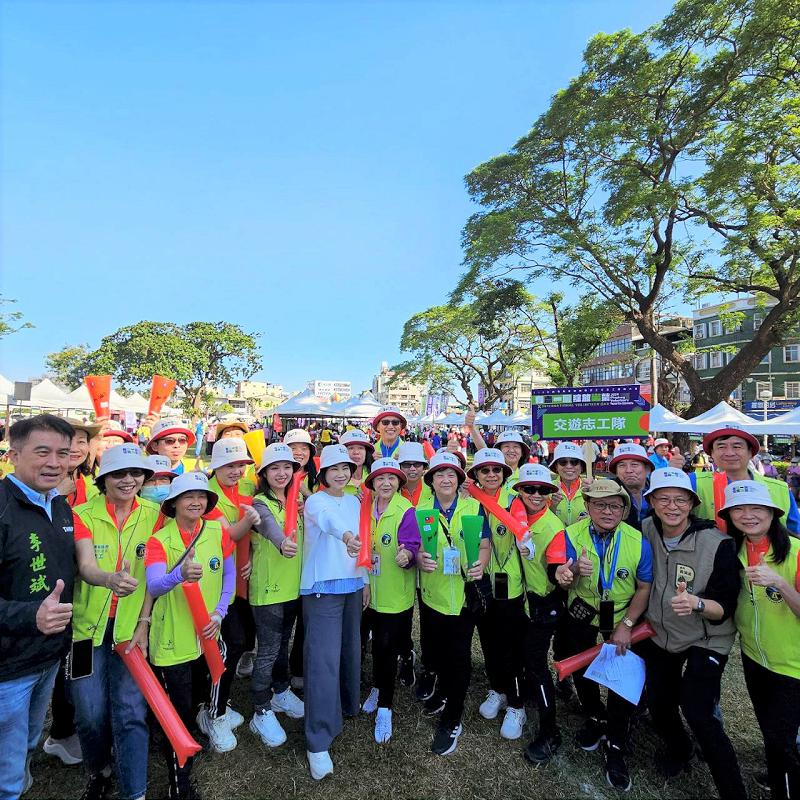      國際志工日「有志一同 綻放光榮」  屏東千人運動會展現熱情活力