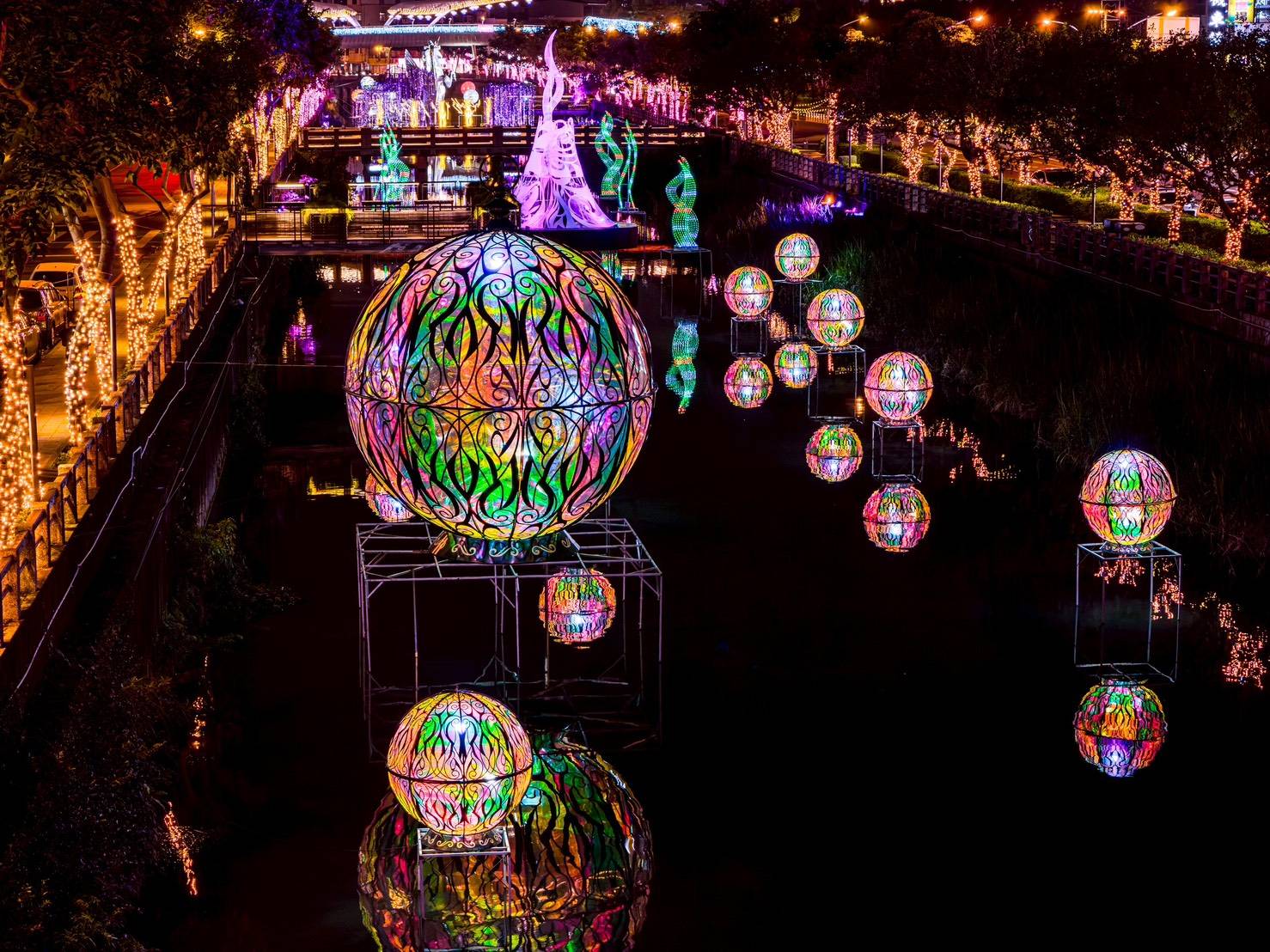 屏東燈節美學爆發 氣勢磅礡  被封為台灣春節賞燈首選