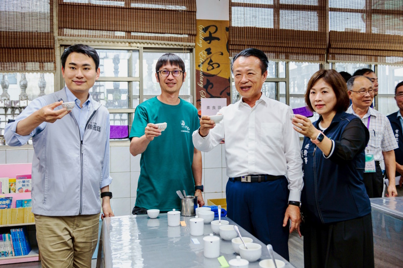 展現阿里山茶產業實力 嘉義縣製茶菁英齊聚競技 番路鄉黃昶升勇奪製茶賽冠軍