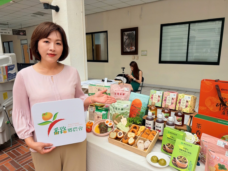 嘉義番路鄉農會新品上市「阿里山烏龍茶香小肉包」及「喝的凍－紅茶檸檬」亮相台北國際食品展