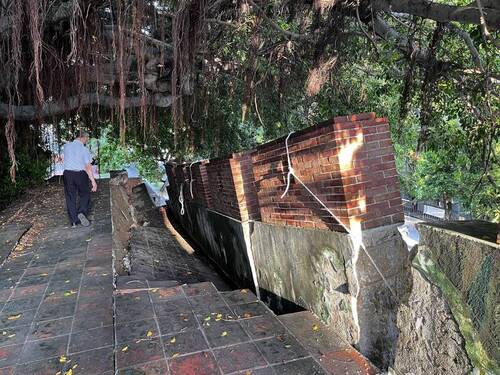 台南國定古蹟府城最長城垣遇雨塌陷
