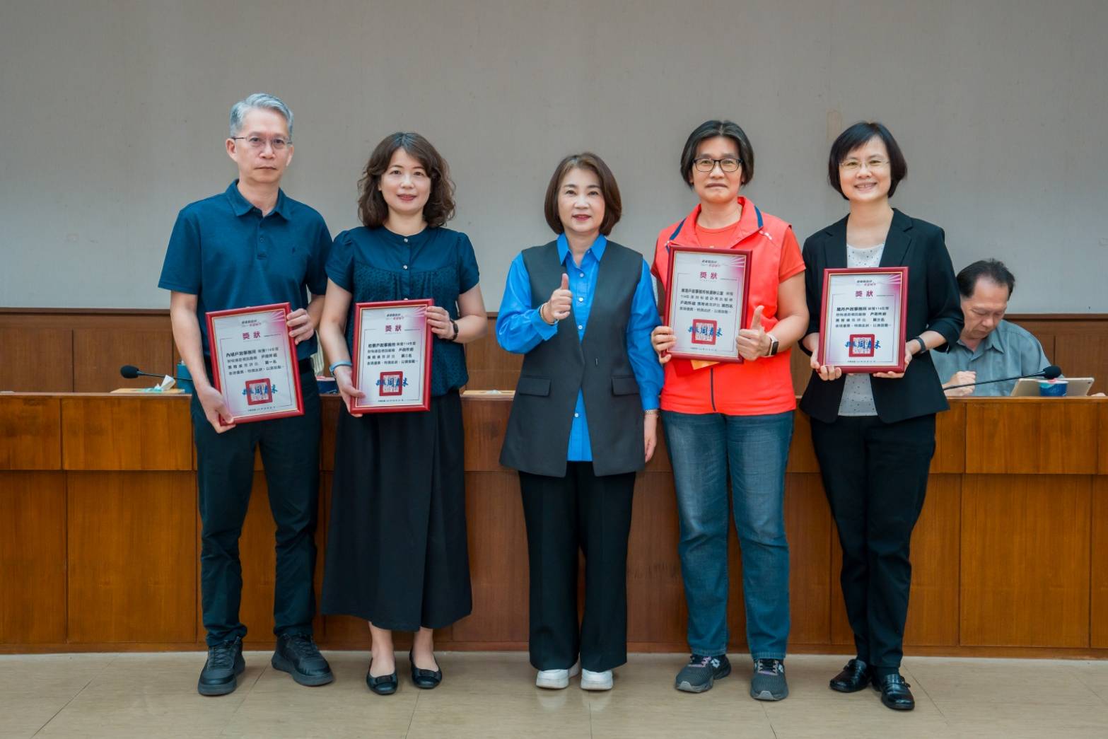 財稅遠距視訊服務創新高 屏東縣政府表揚11據點