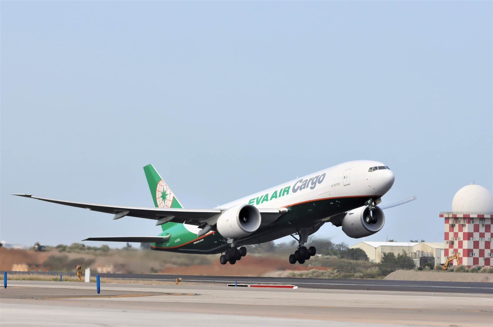 長榮航空推動貨運數位轉型 國籍航空首家簽署加入IATA「數位領導章程」成員