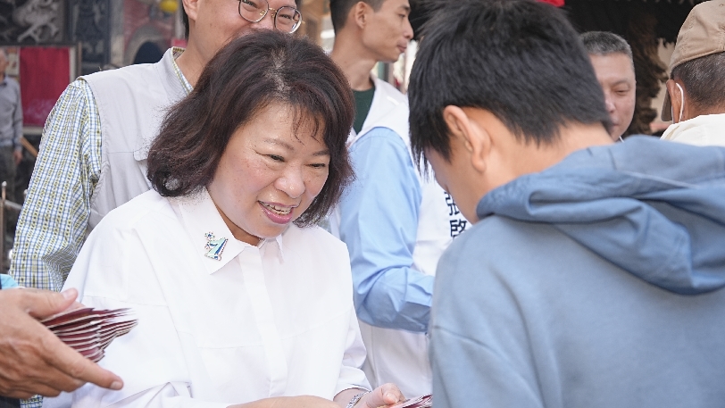初二走春送祝福 黃敏惠市長發送限量小紅包祝市民馬上幸福、馬力全開迎新年