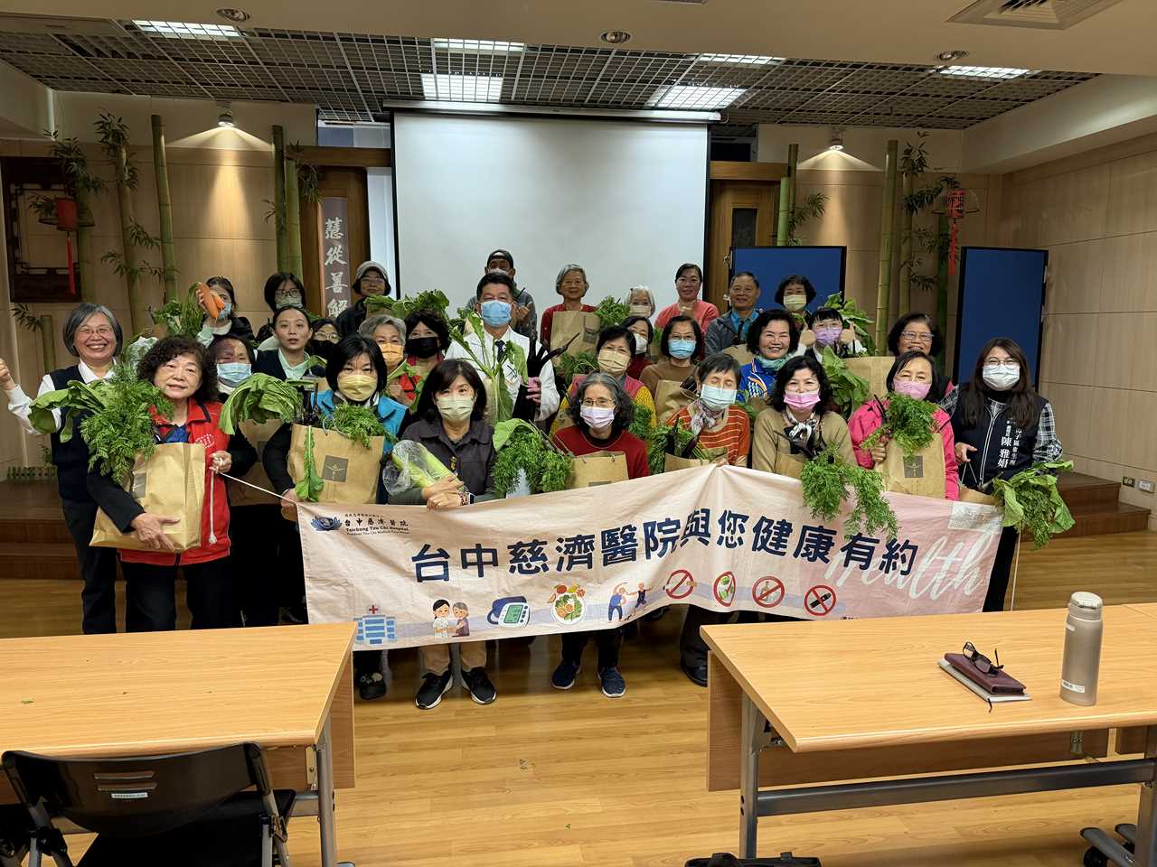 台中慈濟醫院社區歲末聯繫會 「五福組」共築健康