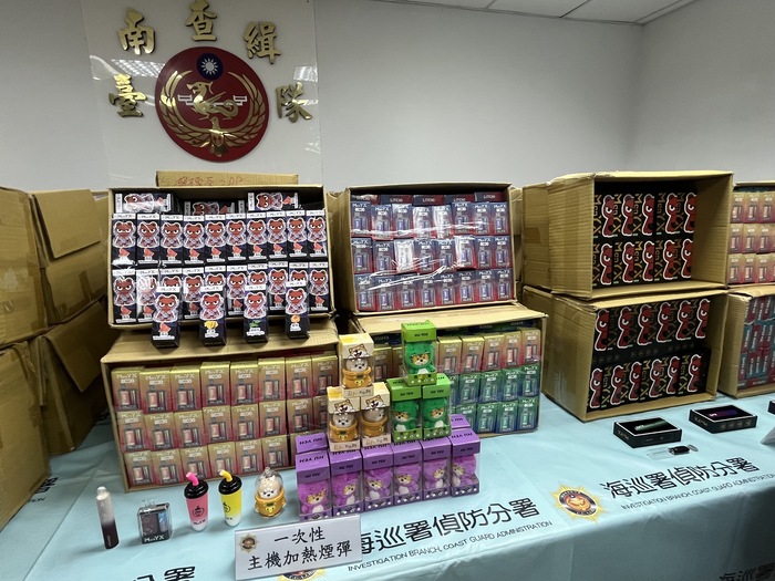 台南查獲大量喪屍煙彈摻電子煙