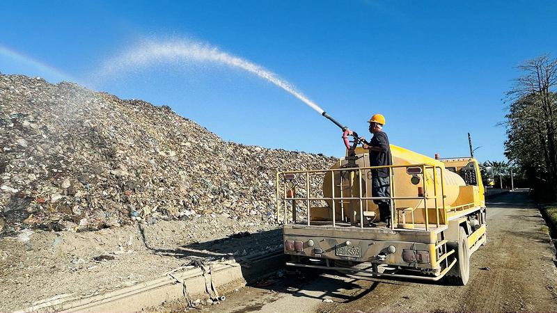 環保局攜手消防局  辦理枋寮掩埋場消防實地演練