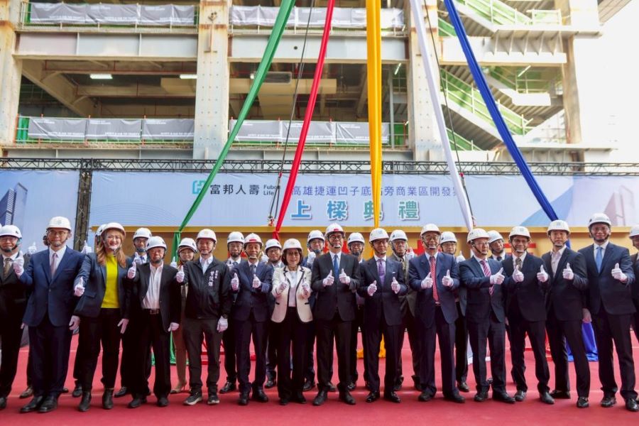 見證凹子底開發案上樑  康議長祝福工程圓滿順利