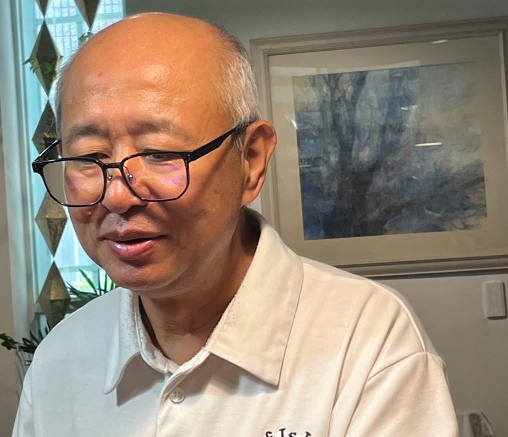高定盛宴與那朵順便的黃玫瑰