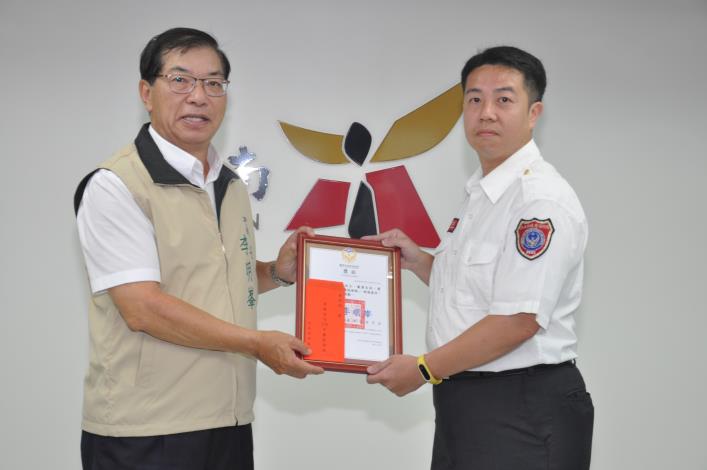 前台南消防局長李明峯收賄起訴