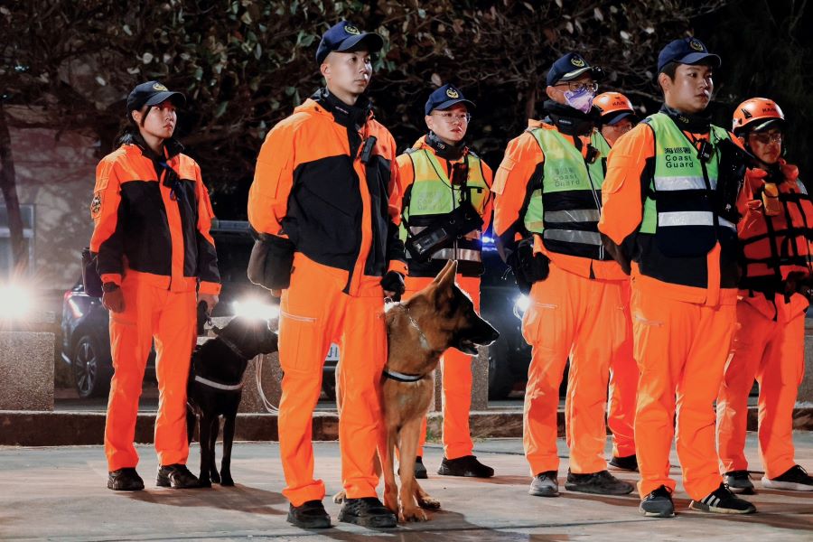 強力掃蕩展決心 台南海巡守護海域岸際安全