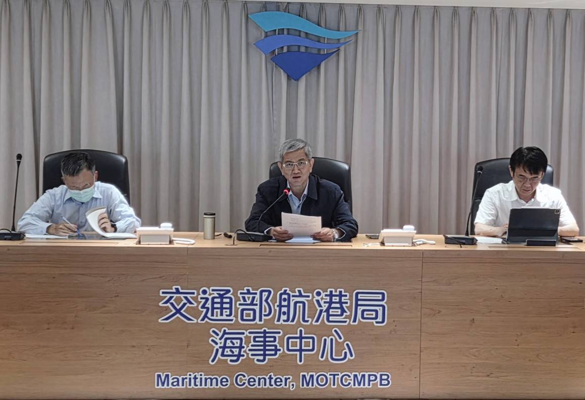 因應薔琵颱風逼近，航港局超前部署近岸12浬海域管制，並呼籲離島旅客及早安排返臺以免滯留