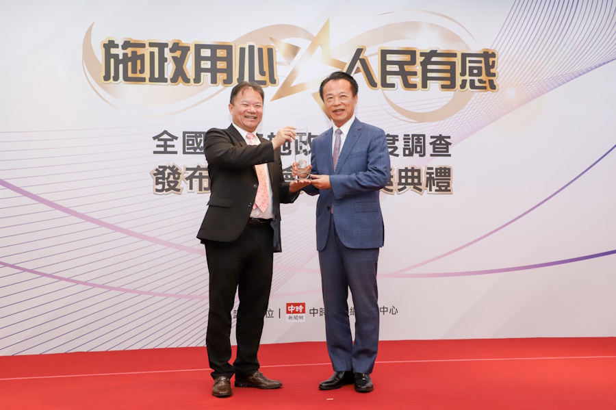 22縣市有感施政調查 嘉義縣長翁章梁再獲施政滿意度金獎認證