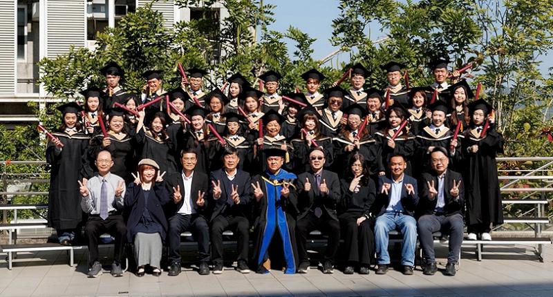 樹科大最強進修班寫下終身學習傳奇  22到76歲共寫畢業篇章