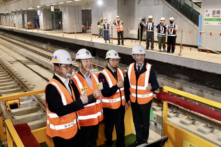 台南鐵路地下化今完成全線軌道接合