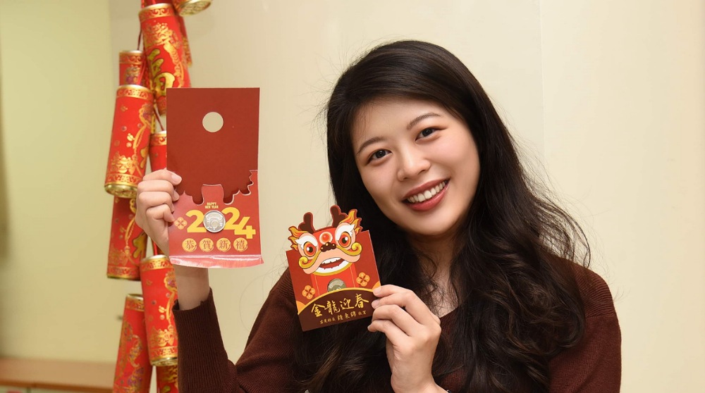 苗縣府「金龍迎春」福袋喜氣亮相　鍾東錦伉儷各鄉鎮市發送時間、地點看這裡