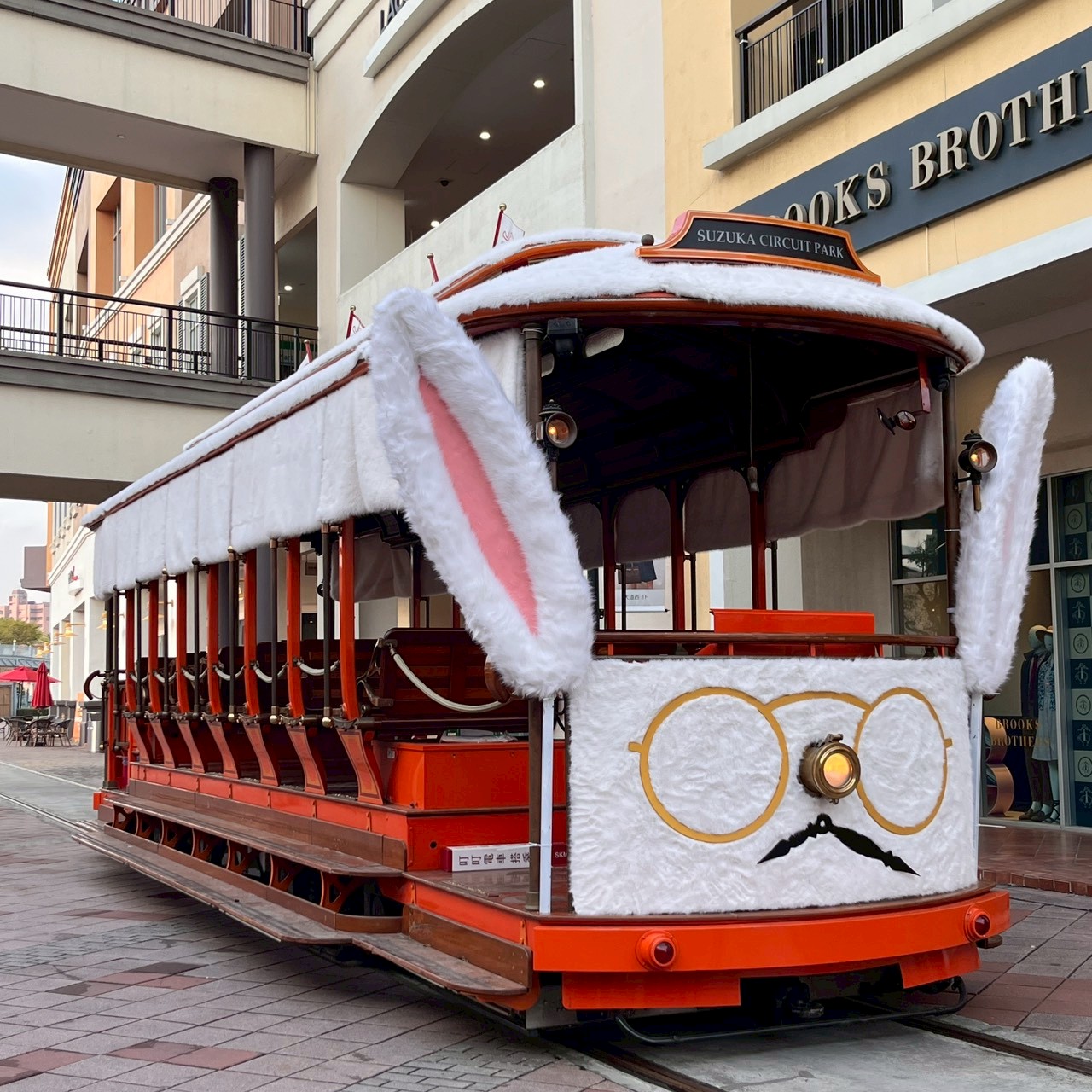 跟著時光兔穿越童話國度 高雄草衙SKM Park Outlets「繽紛童趣派對」奇幻登場！