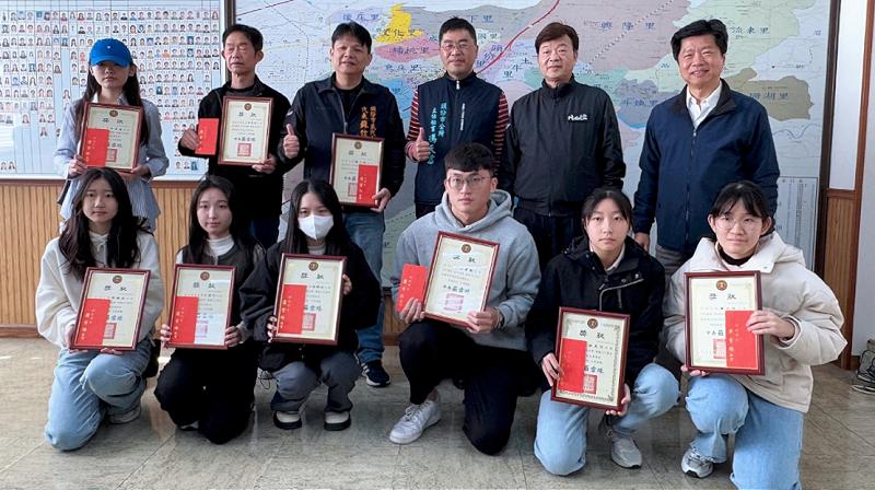 賴清添先生紀念獎學金今頒發       16位品學兼優同學獲獎