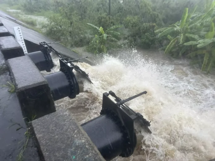 米克拉颱風外圍環流引進大豪雨 旗山等地區抽水站全力應變持續運作