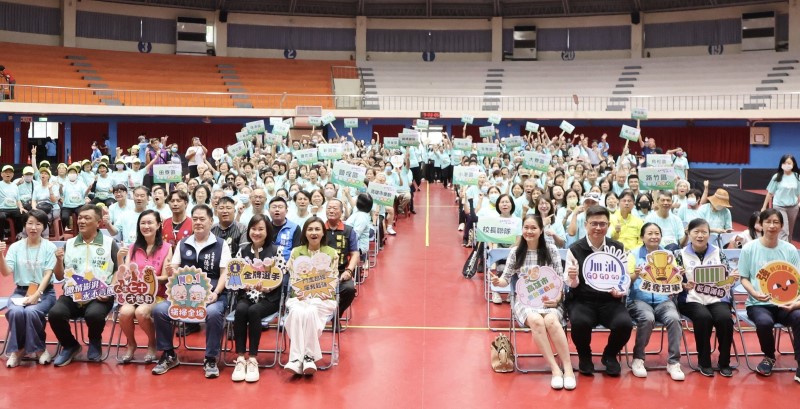 高雄市首屆樂齡運動會熱鬧登場  400位長輩齊聚  以歡笑與活力共築樂齡新篇章
