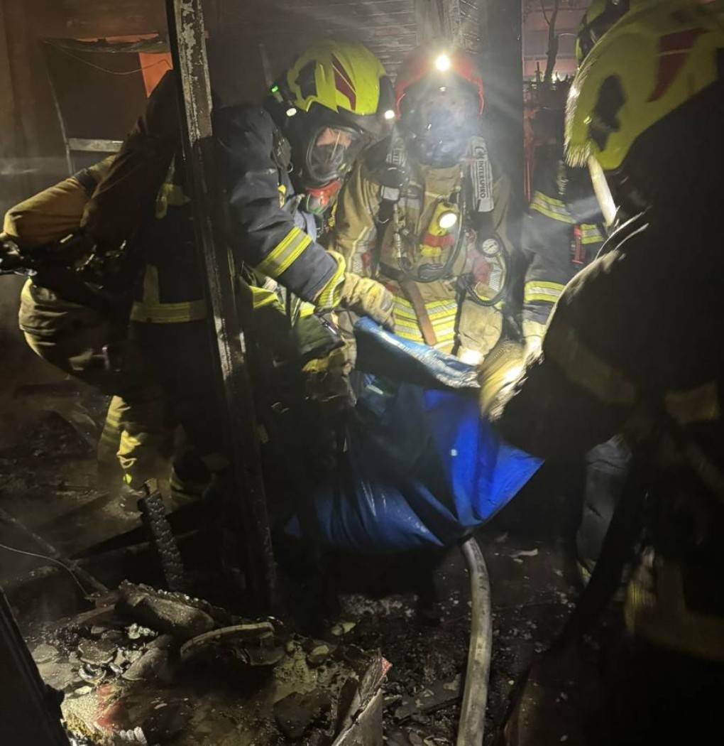 屏東市清白巷住宅火警 已控制火勢