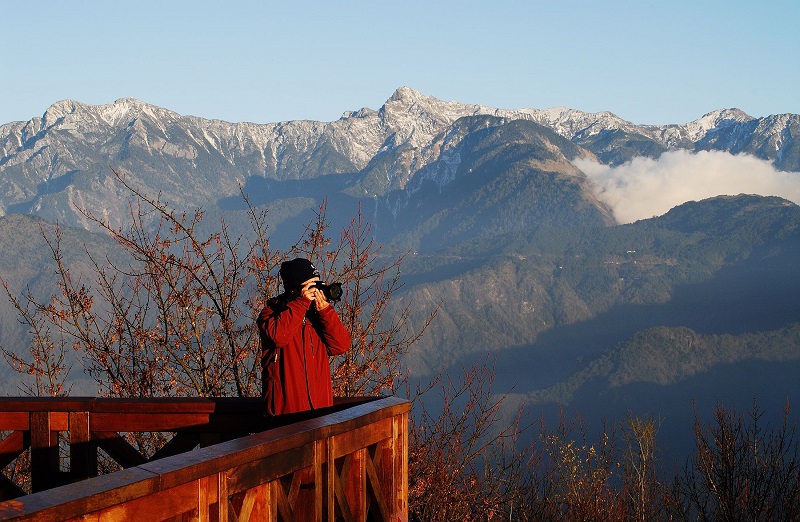 2025全球必訪旅遊勝地夢幻楓景、磅礡雲海登場  阿里山賓館邀請生態攝影達人黃源明”玩攝阿里山楓紅假期”