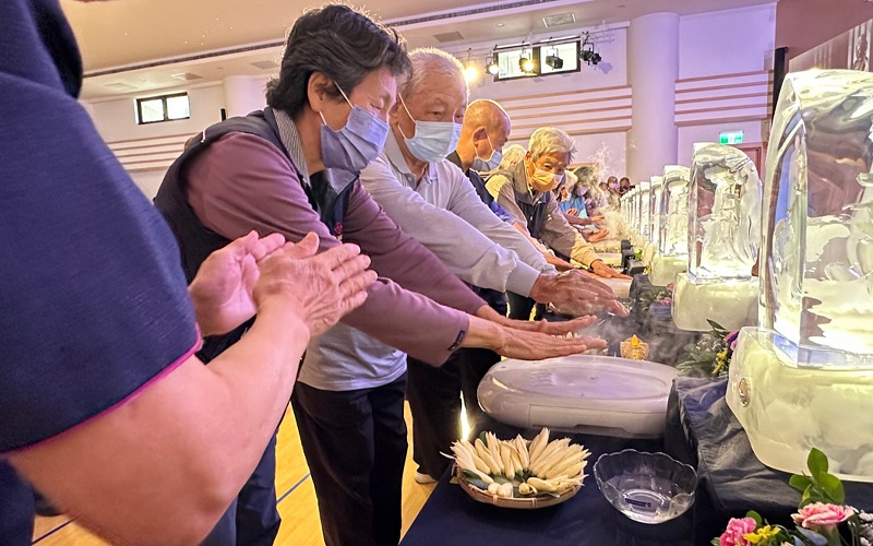 佛誕節浴佛祈福　       苗栗慈濟邀鄉親感念母恩共聚善念