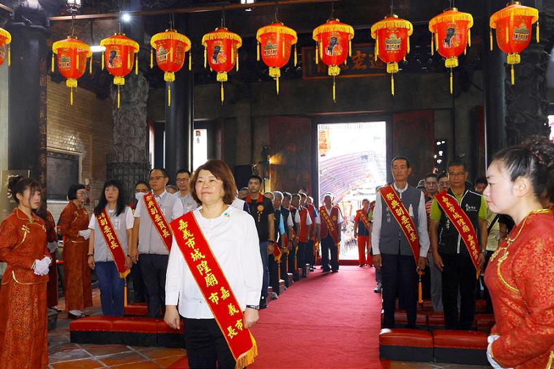 恭祝諸羅城隍尊神聖誕 嘉義市長黃敏惠偕同各界貴賓循古禮同祈國泰民安