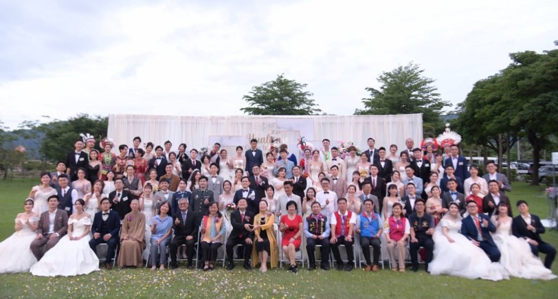 113花蓮縣春季集團結婚　開啟幸福之鑰飛揚未來 徐榛蔚為新人獻上祝福
