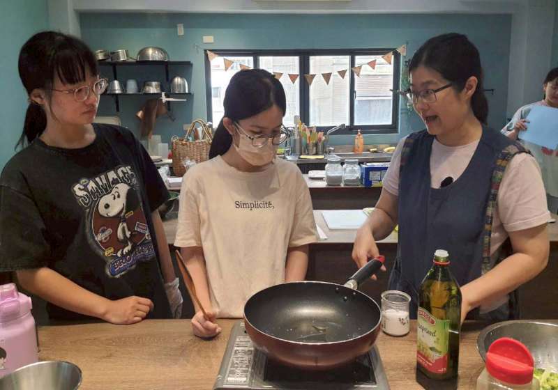 高大學務處創業新手村6實作課程 學員習得料理技巧思考職涯性向