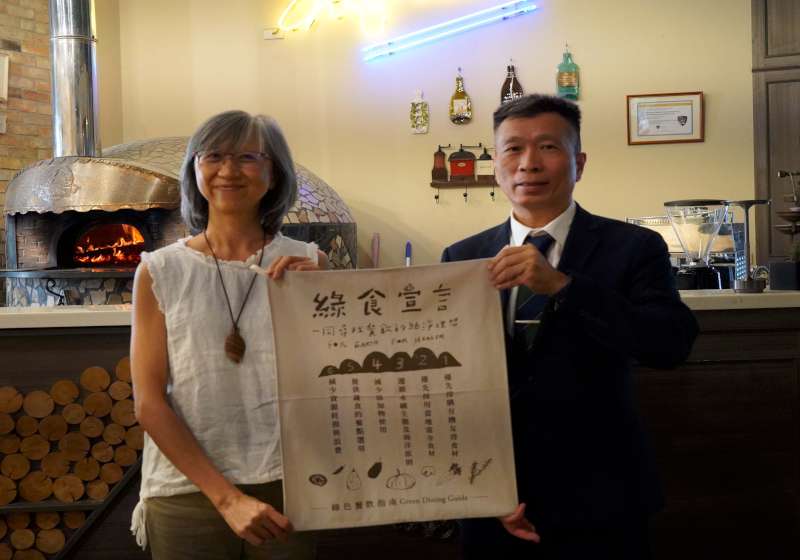 高餐大西廚系學生實習品牌通過綠色餐飲指南認證 週營業一天供應師生自研義式餐點