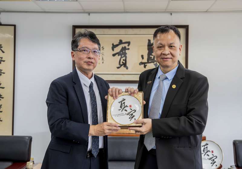 嘉藥校友之光！吳浩銘榮獲全國模範勞工領袖組殊榮