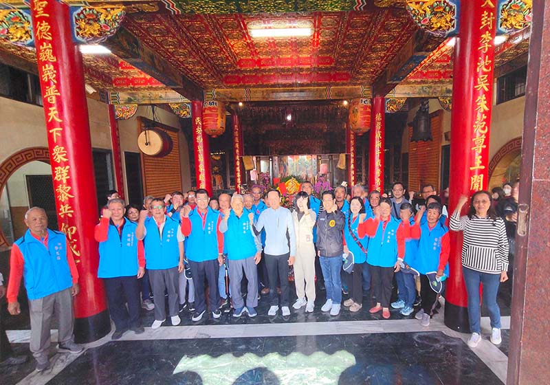 醫美領導品牌11年前進高市旗山區旗尾代天后宮 發放滿65歲長者逾800份新春紅包