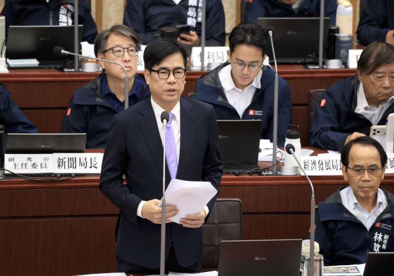 基層公務員安全健康 陳其邁：盤點可用預算採購防護設備完善作業環境