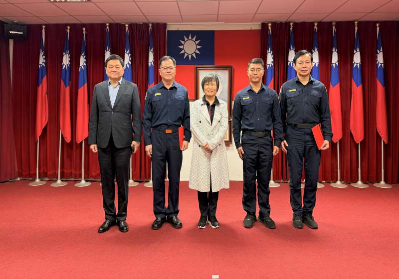 劉世芳訪視高港警總隊115年春節維安整備 贈加菜金慰勉執勤人員辛勞