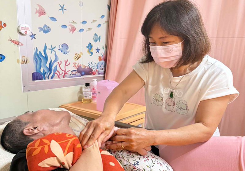 創世基金會鳳山分院安養植物人病友 減輕單親媽負擔邀各界支持服務