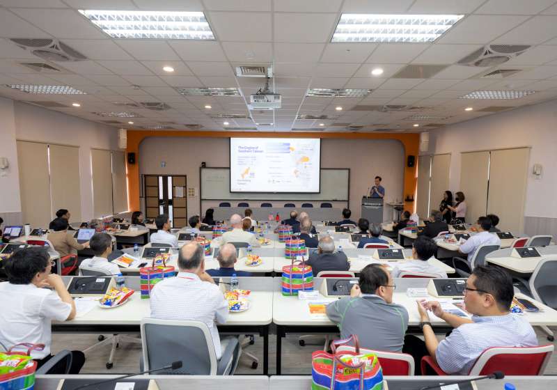  臺美半導體教育聯盟訪高科大育才基地 與半導體廠商討合作