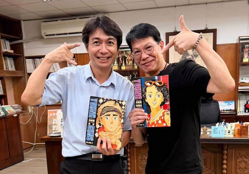 睽違近40年重返左營高中 漫畫家林政德尋回恩師周素玲 一場重逢揭開《YOUNG GUNS》校園創作祕密