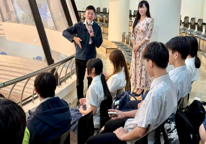 高市小港高中攜手高市政風處成立廉政服務社 前進議會旁聽質詢民代交流社政議題
