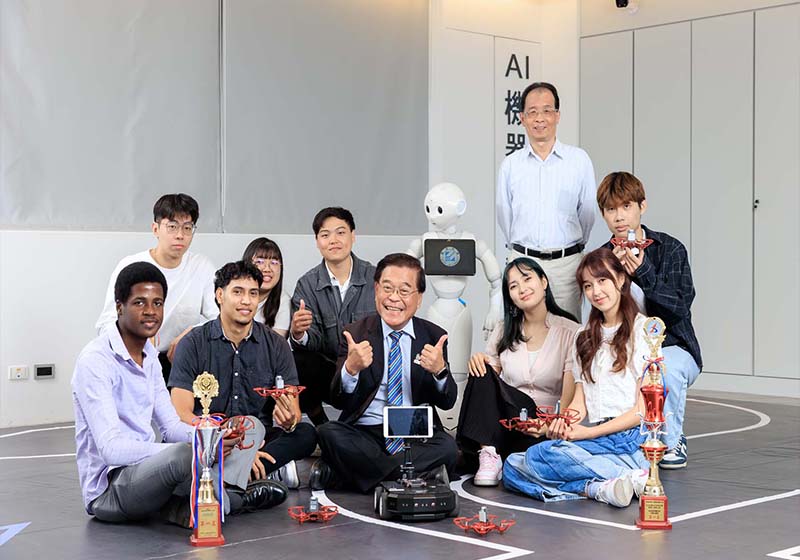 115學測成績揭曉 義大網路人力銀行、綜合類雜誌調查南部企業最愛學生雙掄元