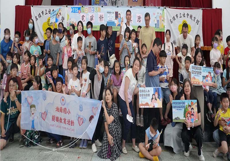 高市社教館邀阿達實驗室前進油廠國小 百名親子實作電磁科學玩具