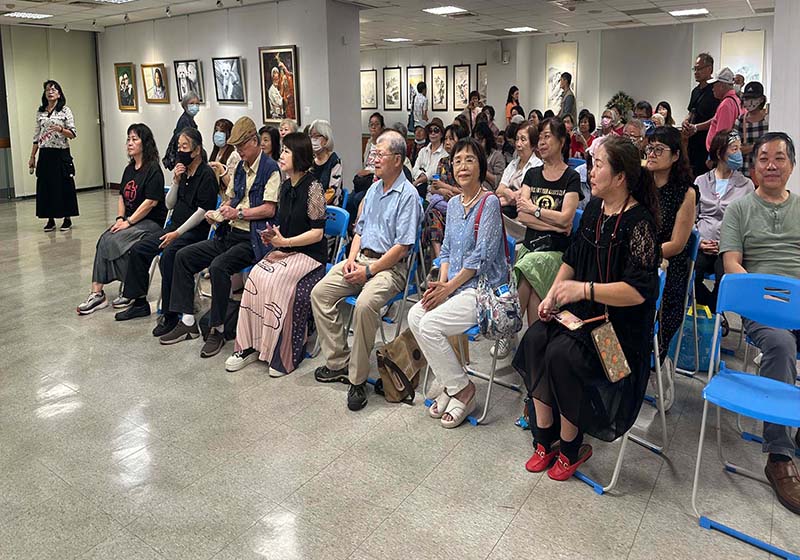 高市空大文藝系「乘光而行」多元創作聯展 115件跨媒材作品高市社教館邀賞
