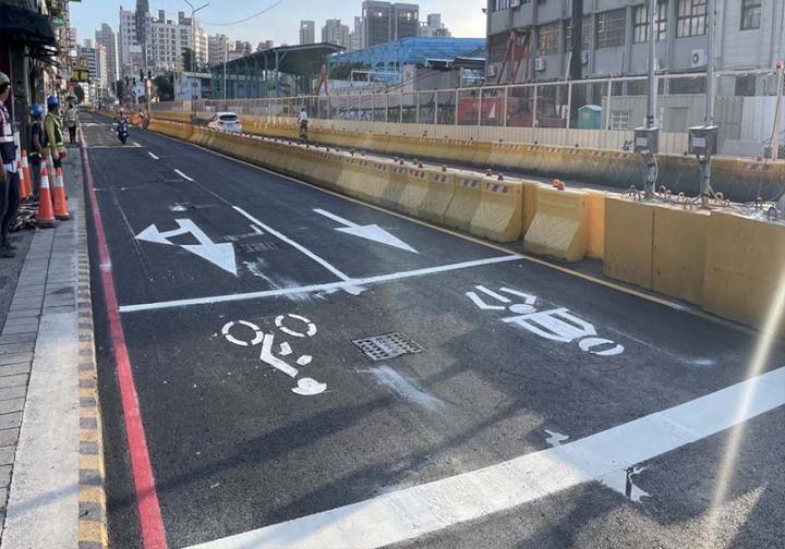 因應高捷黃線 高市捷運局7月12日至18日 入夜重鋪建工、本館、球場等路段柏油