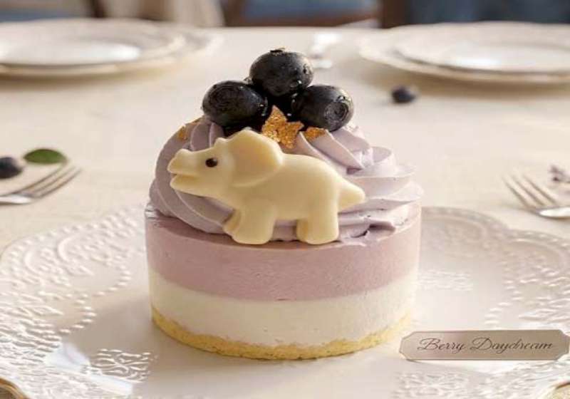 高雄圓山大飯店推恐龍系列甜點房客8折 熊愛你住房專案贈泡澡球聯名玩偶專車接駁