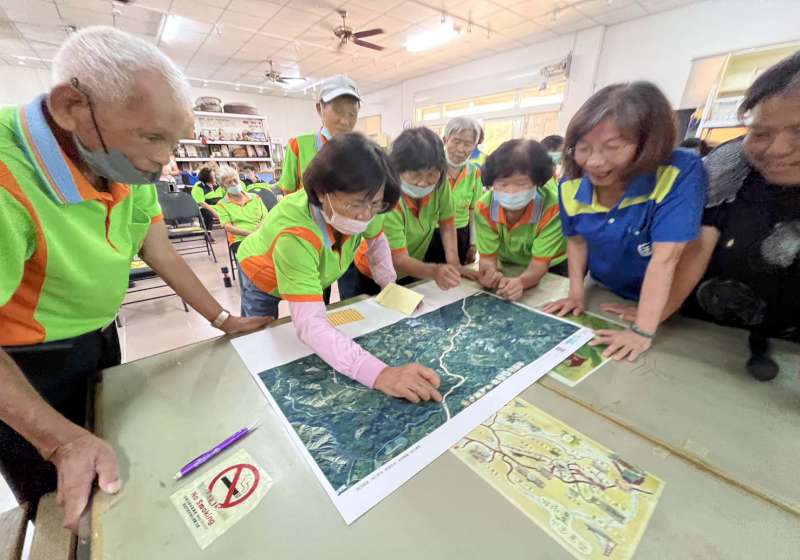 農村發展基金會攜手高市農業局動保處 前進燕巢金山社區講座實作紮根動保教育