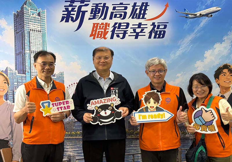 高市勞工局訓就中心邀55家企業前進鳳山區福誠高中徵才逾千人 初步媒合率48.6%
