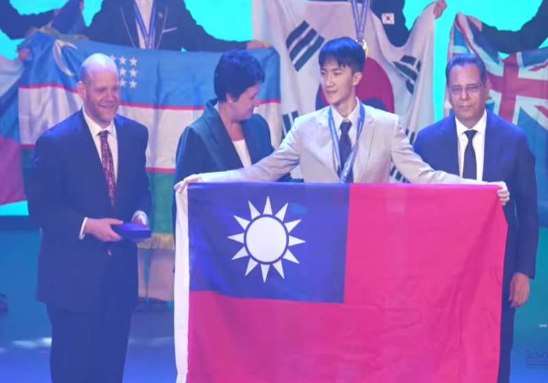 雄中科學班張宸睿國際化學奧賽奪金 曾宇凡國際數學奧賽摘銀
