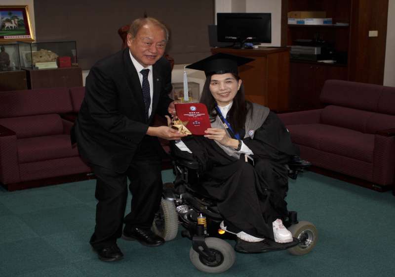 正修科大特教資源中心學習楷模 表揚3大學部、1碩士應屆畢業生