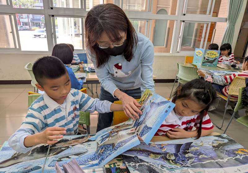 高市三民區博愛國小博愛海洋號出發主題書展 各年級生化身專屬角色挑戰學習任務